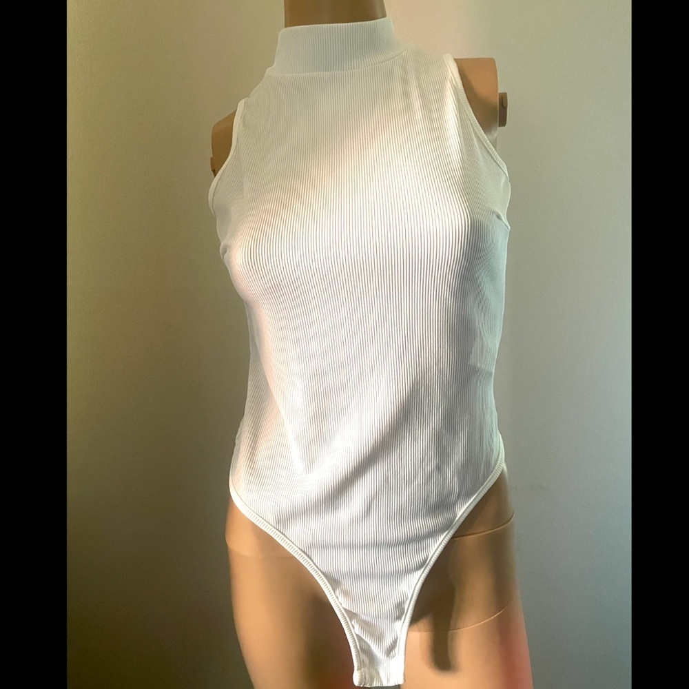 White boohoo bodysuit